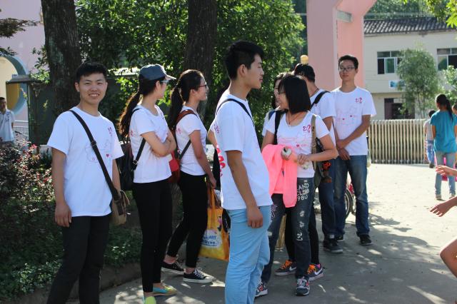 梦启支教团抵达上马小学 梦启支教团抵达上马小学